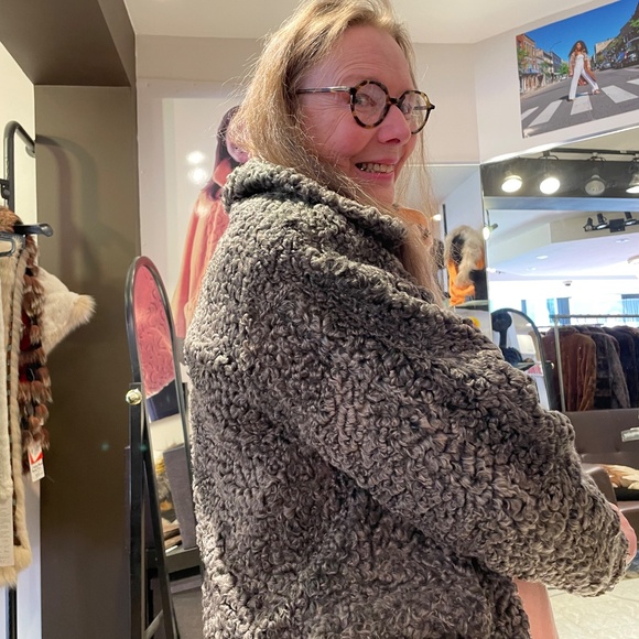 Sheepskin coat - Picture 2 of 4